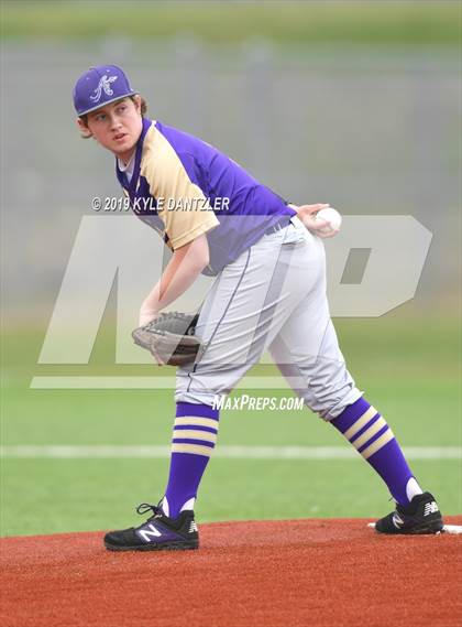 Thumbnail 3 in Alvarado vs Sweetwater (Krum Invitational) photogallery.