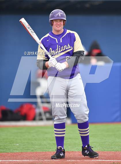 Thumbnail 2 in Alvarado vs Sweetwater (Krum Invitational) photogallery.