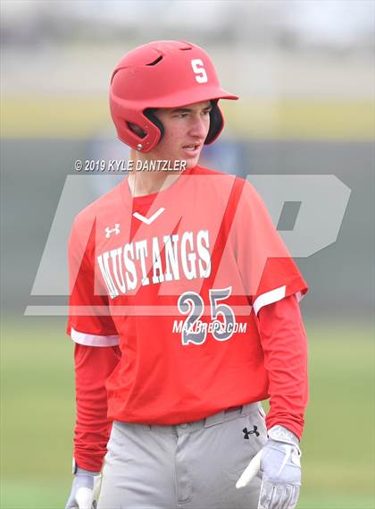 Thumbnail 2 in Alvarado vs Sweetwater (Krum Invitational) photogallery.