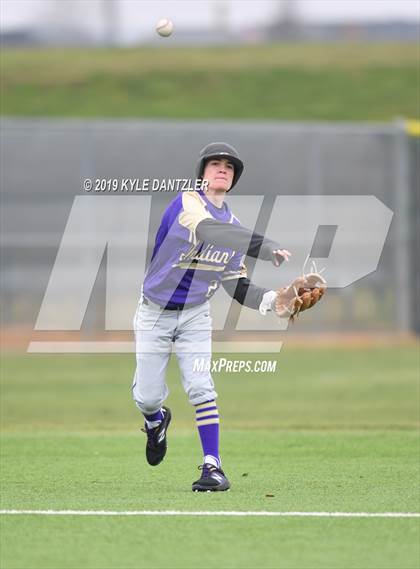 Thumbnail 2 in Alvarado vs Sweetwater (Krum Invitational) photogallery.