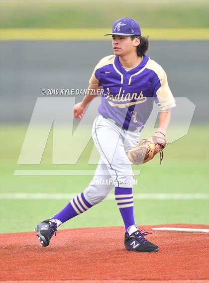 Thumbnail 1 in Alvarado vs Sweetwater (Krum Invitational) photogallery.