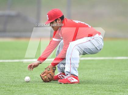 Thumbnail 2 in Alvarado vs Sweetwater (Krum Invitational) photogallery.