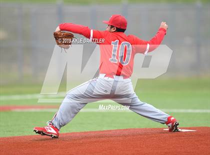 Thumbnail 2 in Alvarado vs Sweetwater (Krum Invitational) photogallery.