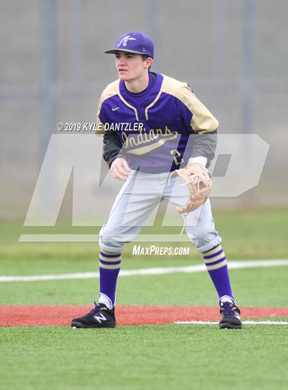 Thumbnail 2 in Alvarado vs Sweetwater (Krum Invitational) photogallery.