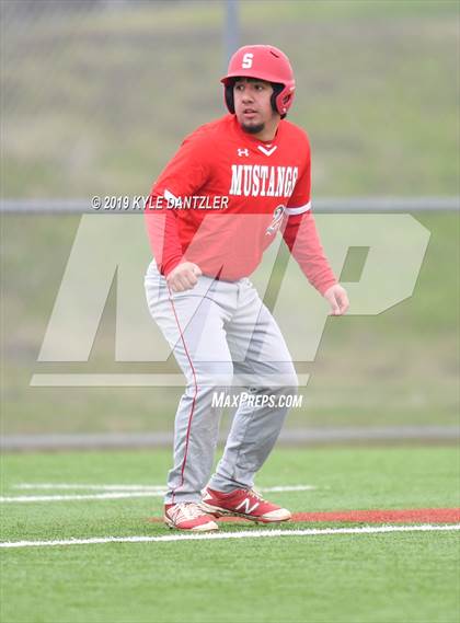 Thumbnail 3 in Alvarado vs Sweetwater (Krum Invitational) photogallery.