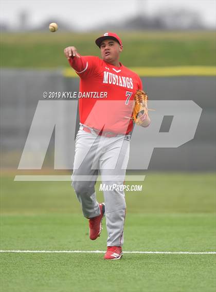 Thumbnail 1 in Alvarado vs Sweetwater (Krum Invitational) photogallery.