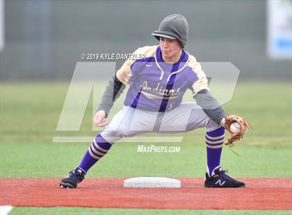Thumbnail 3 in Alvarado vs Sweetwater (Krum Invitational) photogallery.