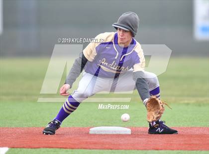 Thumbnail 2 in Alvarado vs Sweetwater (Krum Invitational) photogallery.