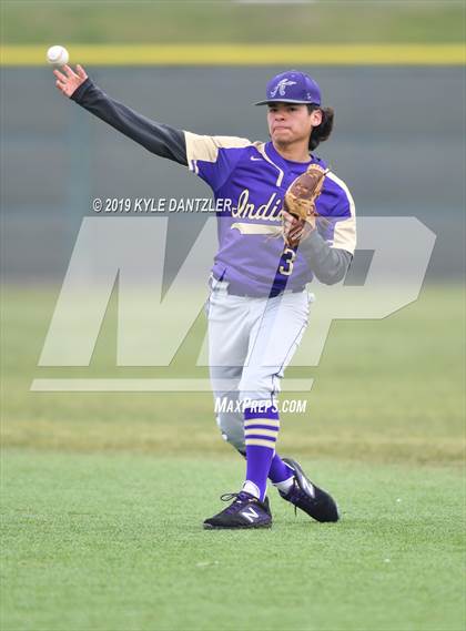Thumbnail 1 in Alvarado vs Sweetwater (Krum Invitational) photogallery.