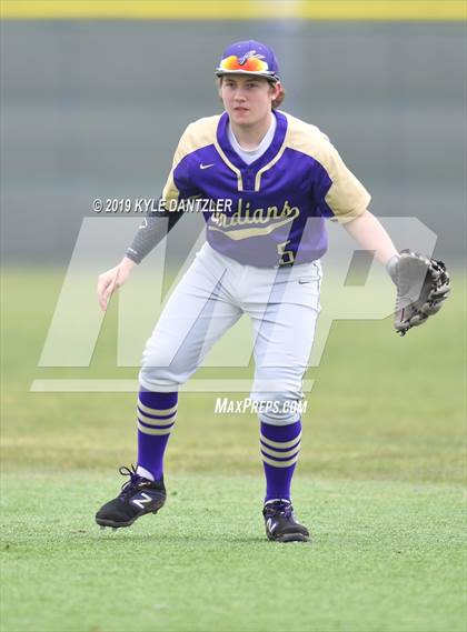 Thumbnail 1 in Alvarado vs Sweetwater (Krum Invitational) photogallery.