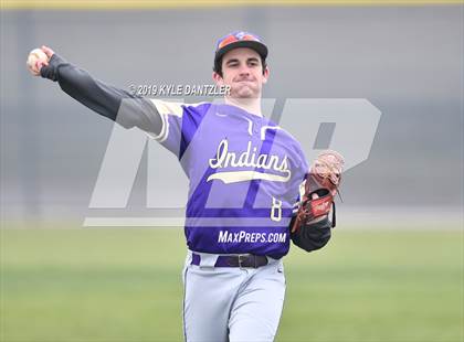 Thumbnail 2 in Alvarado vs Sweetwater (Krum Invitational) photogallery.