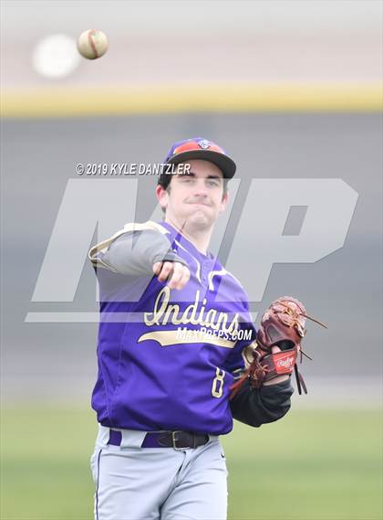 Thumbnail 3 in Alvarado vs Sweetwater (Krum Invitational) photogallery.