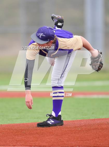 Thumbnail 1 in Alvarado vs Sweetwater (Krum Invitational) photogallery.