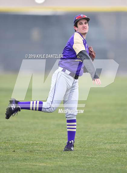 Thumbnail 1 in Alvarado vs Sweetwater (Krum Invitational) photogallery.