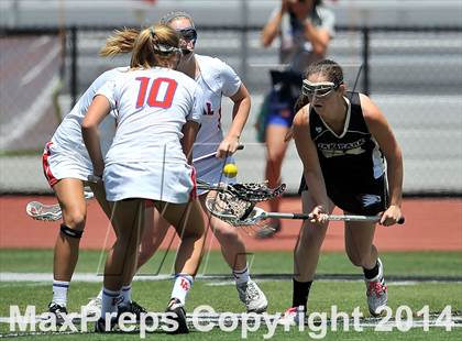 Thumbnail 2 in Oak Park vs Los Alamitos ( Southern Final) photogallery.