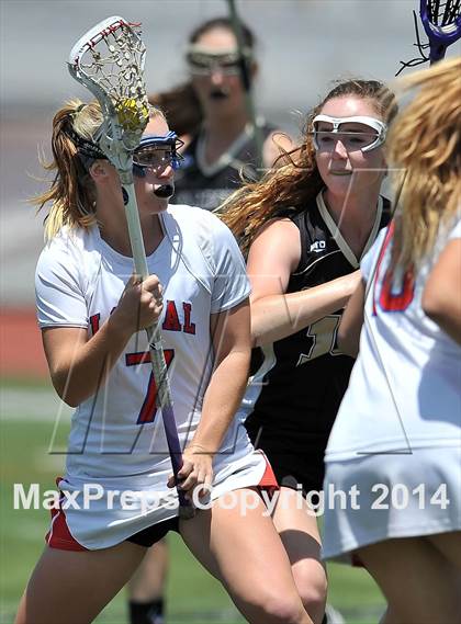 Thumbnail 2 in Oak Park vs Los Alamitos ( Southern Final) photogallery.