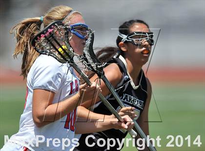 Thumbnail 3 in Oak Park vs Los Alamitos ( Southern Final) photogallery.