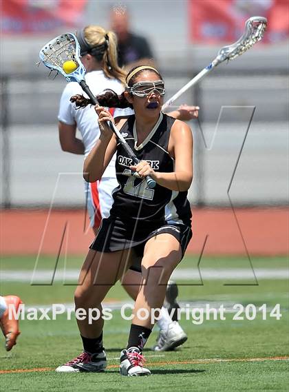 Thumbnail 1 in Oak Park vs Los Alamitos ( Southern Final) photogallery.