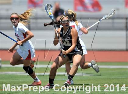 Thumbnail 3 in Oak Park vs Los Alamitos ( Southern Final) photogallery.