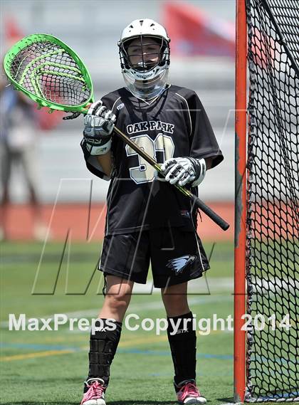 Thumbnail 3 in Oak Park vs Los Alamitos ( Southern Final) photogallery.