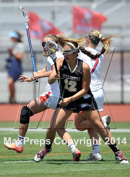 Thumbnail 1 in Oak Park vs Los Alamitos ( Southern Final) photogallery.