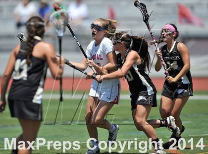 Thumbnail 2 in Oak Park vs Los Alamitos ( Southern Final) photogallery.