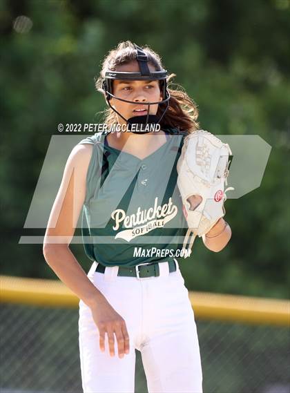 Thumbnail 2 in Newburyport vs Pentucket Regional photogallery.