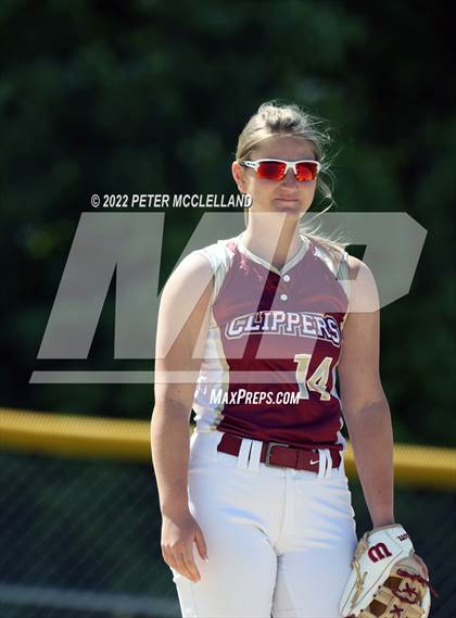 Thumbnail 3 in Newburyport vs Pentucket Regional photogallery.