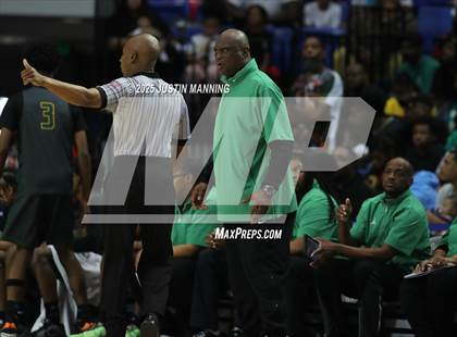 Thumbnail 1 in Morrilton vs. Little Rock Mills (AAA 4A State Final) photogallery.