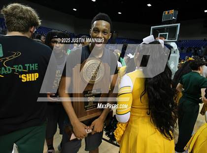 Thumbnail 1 in Morrilton vs. Little Rock Mills (AAA 4A State Final) photogallery.