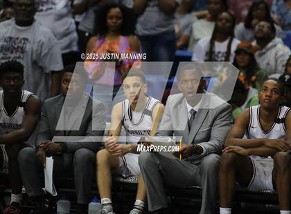 Thumbnail 3 in Morrilton vs. Little Rock Mills (AAA 4A State Final) photogallery.