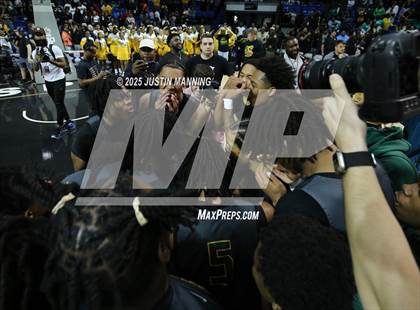 Thumbnail 2 in Morrilton vs. Little Rock Mills (AAA 4A State Final) photogallery.