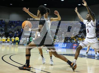 Thumbnail 3 in Morrilton vs. Little Rock Mills (AAA 4A State Final) photogallery.