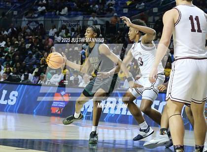 Thumbnail 2 in Morrilton vs. Little Rock Mills (AAA 4A State Final) photogallery.