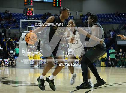 Thumbnail 3 in Morrilton vs. Little Rock Mills (AAA 4A State Final) photogallery.
