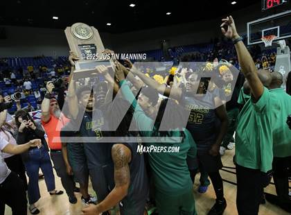 Thumbnail 2 in Morrilton vs. Little Rock Mills (AAA 4A State Final) photogallery.
