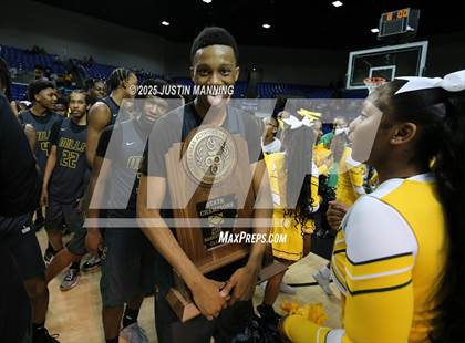 Thumbnail 3 in Morrilton vs. Little Rock Mills (AAA 4A State Final) photogallery.