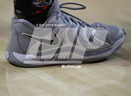 Thumbnail 2 in Morrilton vs. Little Rock Mills (AAA 4A State Final) photogallery.