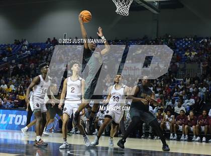 Thumbnail 2 in Morrilton vs. Little Rock Mills (AAA 4A State Final) photogallery.