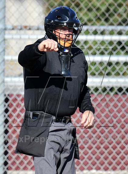 Thumbnail 3 in Valley View vs. Lone Star (Bells Tournament) photogallery.