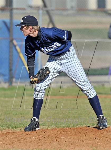 Thumbnail 1 in Valley View vs. Lone Star (Bells Tournament) photogallery.