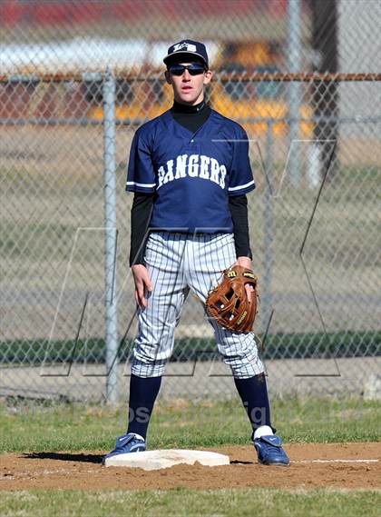 Thumbnail 1 in Valley View vs. Lone Star (Bells Tournament) photogallery.