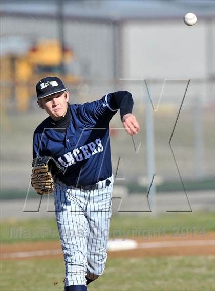 Thumbnail 1 in Valley View vs. Lone Star (Bells Tournament) photogallery.