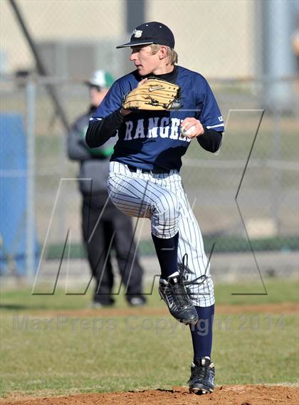 Thumbnail 2 in Valley View vs. Lone Star (Bells Tournament) photogallery.
