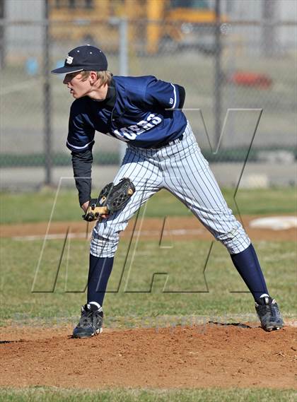 Thumbnail 2 in Valley View vs. Lone Star (Bells Tournament) photogallery.