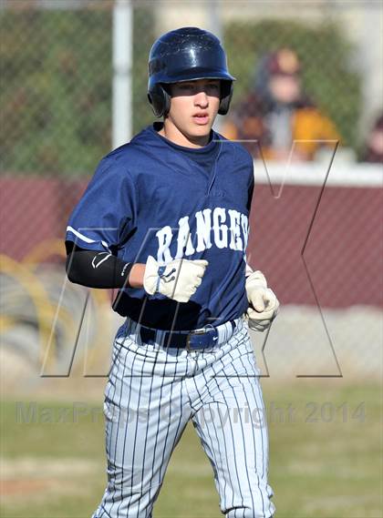 Thumbnail 2 in Valley View vs. Lone Star (Bells Tournament) photogallery.