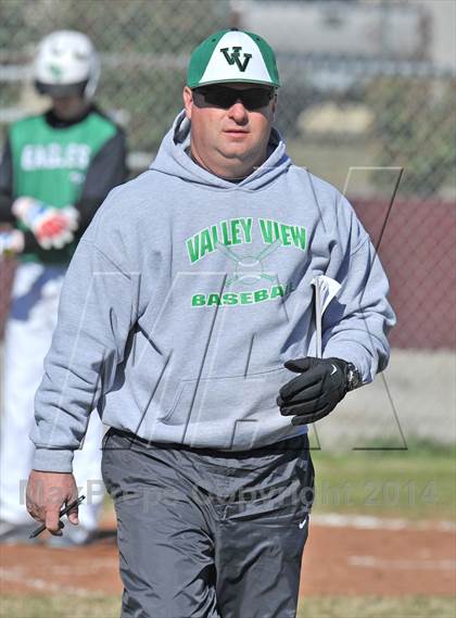 Thumbnail 3 in Valley View vs. Lone Star (Bells Tournament) photogallery.