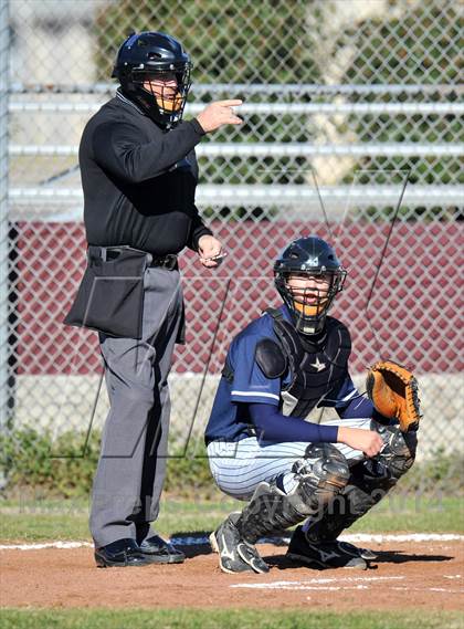 Thumbnail 2 in Valley View vs. Lone Star (Bells Tournament) photogallery.
