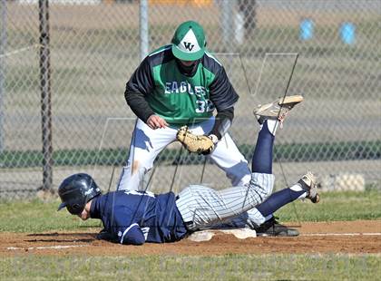 Thumbnail 2 in Valley View vs. Lone Star (Bells Tournament) photogallery.