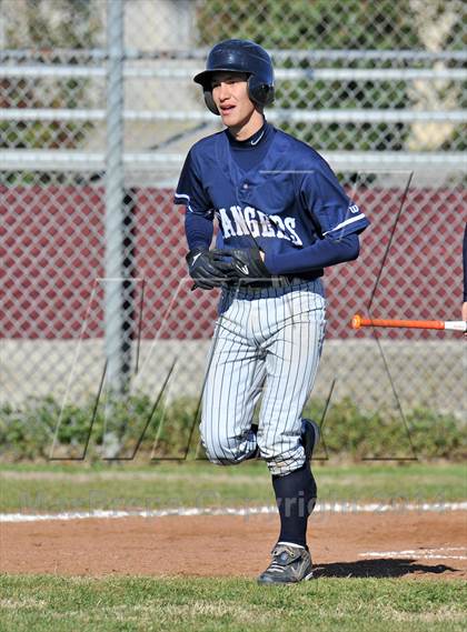 Thumbnail 2 in Valley View vs. Lone Star (Bells Tournament) photogallery.